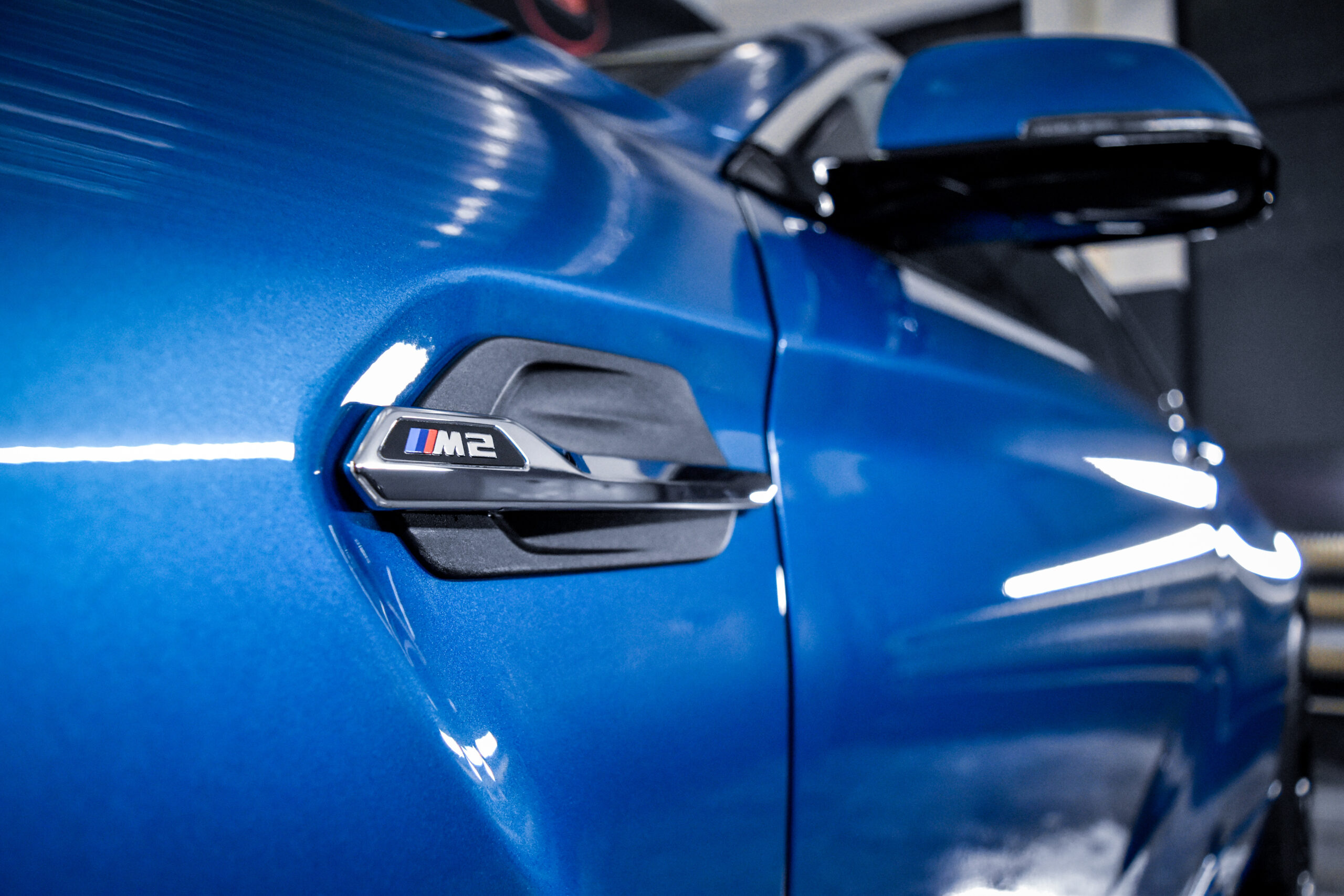 Detailing Brothers Bratislava. Detailingové štúdio. Hĺbkové čistenie auta, PPF fólie, skyfol, tepovanie, vysávanie, impregnácia plastových častí, čistenie, voskovanie karosérie, leštenie laku, keramická ochrana, sklokeramická ochrana a dezinfekcia ozónom